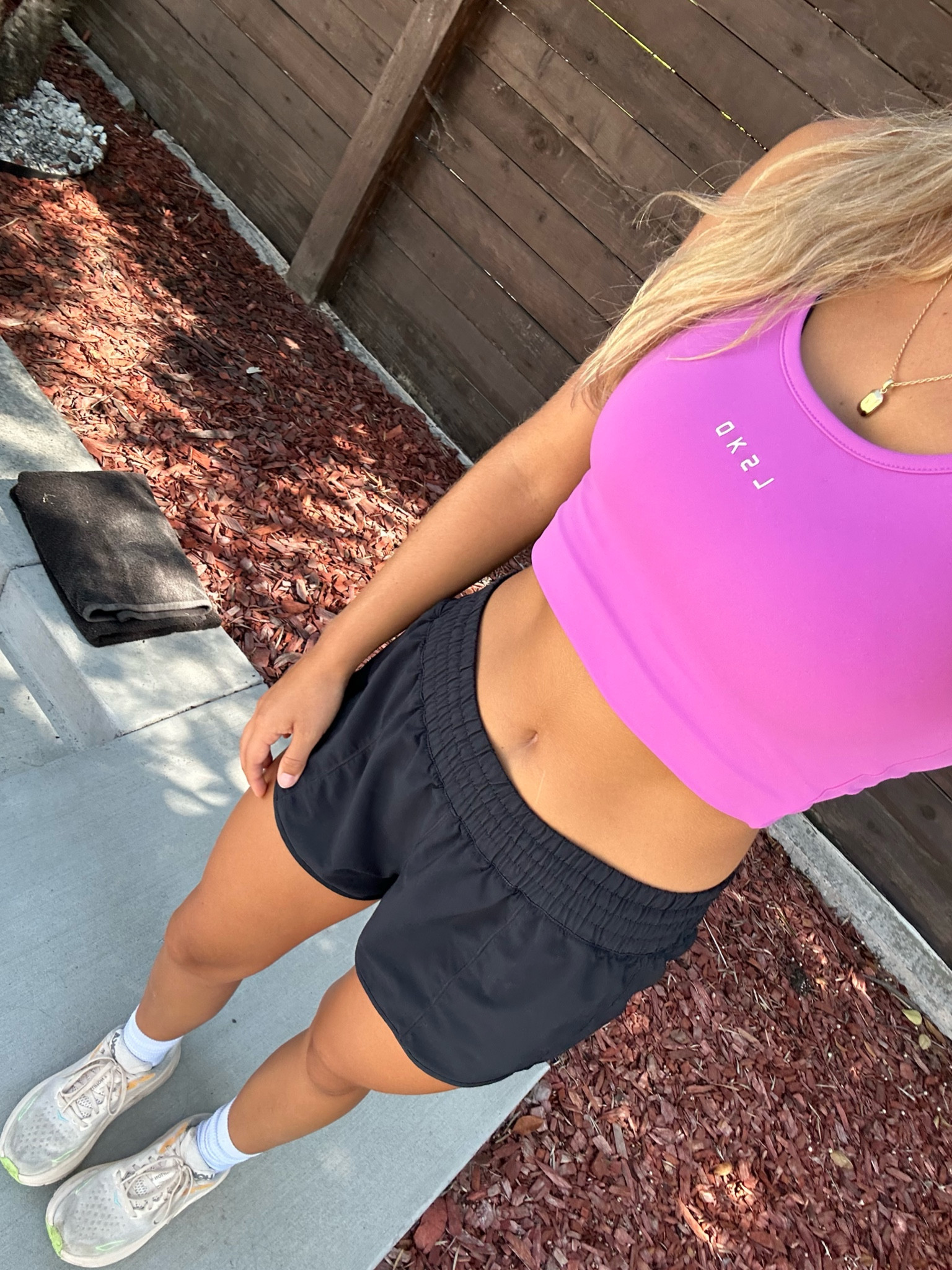 saturday run fit!!

Top is from LSKD
Shorts Amazon
Shoes Hoka

#LTKActive #LTKxNSale #LTKFitness