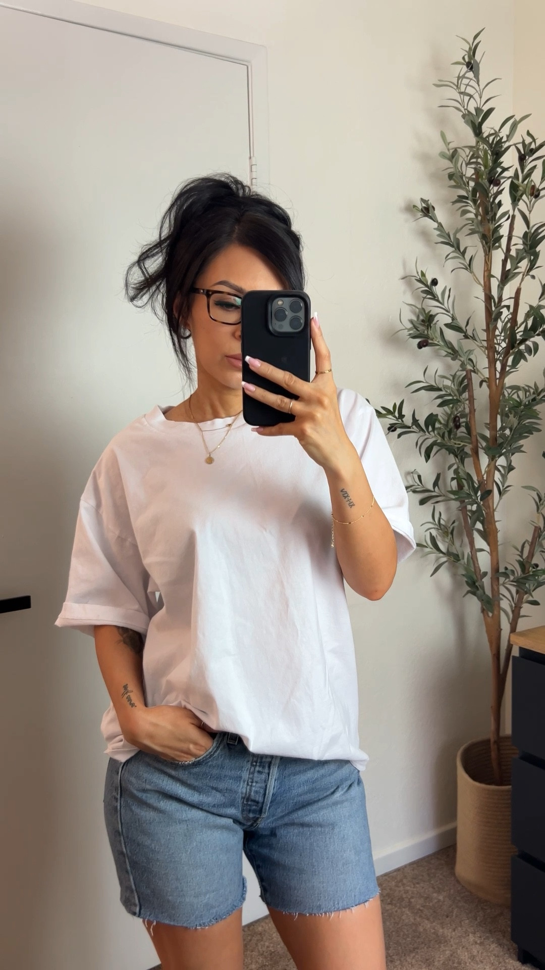 The BEST oversized tees. Thick, soft & doesn’t mess up after washing.

#LTKFamily #LTKSaleAlert #LTKStyleTip