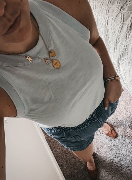 It’s 80 degrees and sunny. Pulled out the tank top and jean shorts. 

Jcrew
Madewell
Vacation outfit 
Summer outfit
Spring outfit
Casual outfit
Everyday outfit 
Outfit inspo
Shorts outfit 
Capsule wardrobe 


#LTKStyleTip #LTKFindsUnder100 #LTKShoeCrush