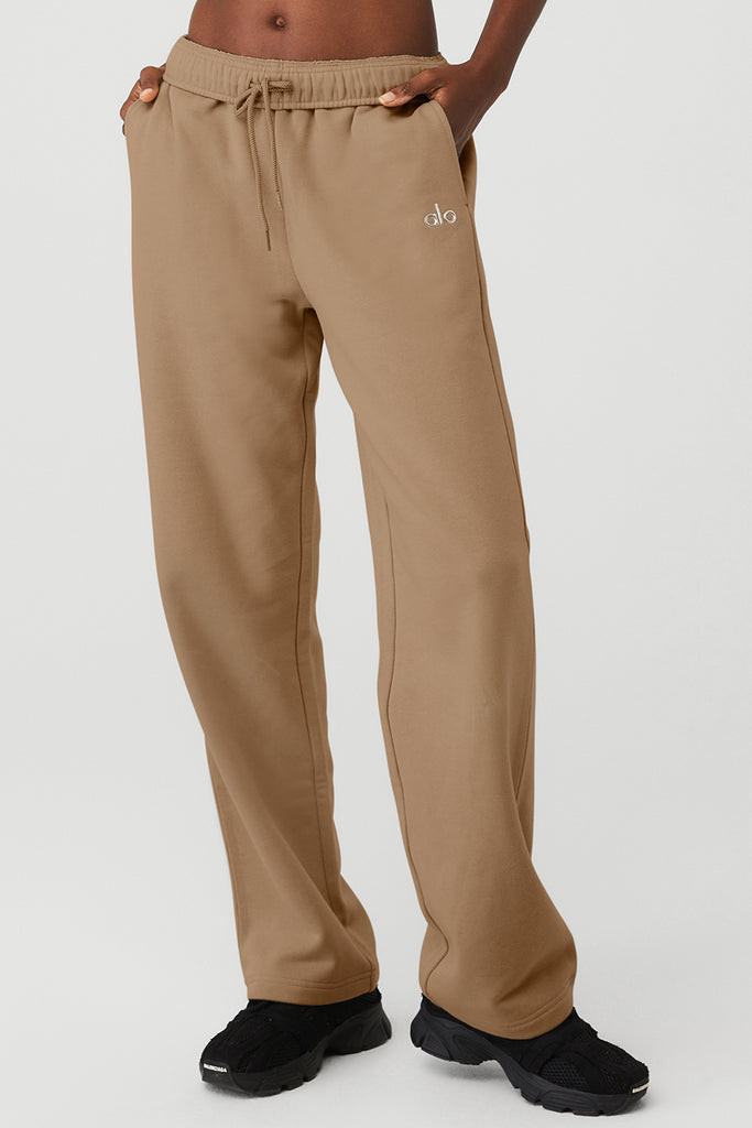 Accolade Straight Leg Sweatpant - Gravel | Alo Yoga (US)