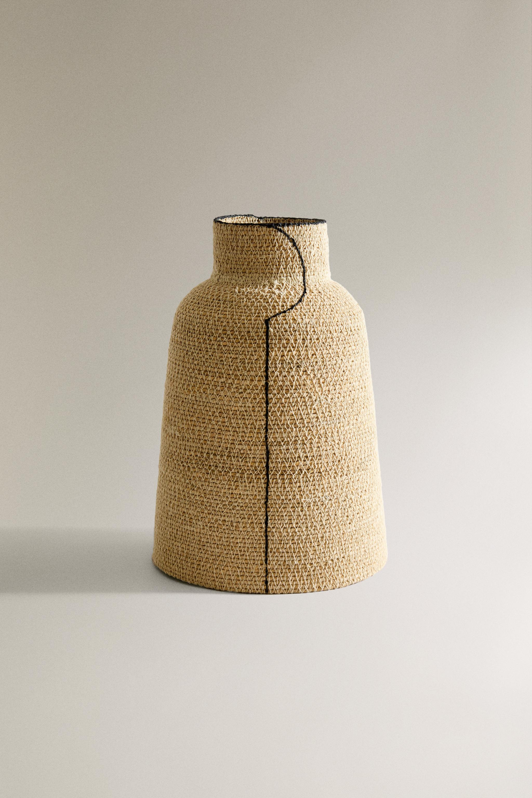 TALL SEAGRASS VASE WITH LINE | Zara US