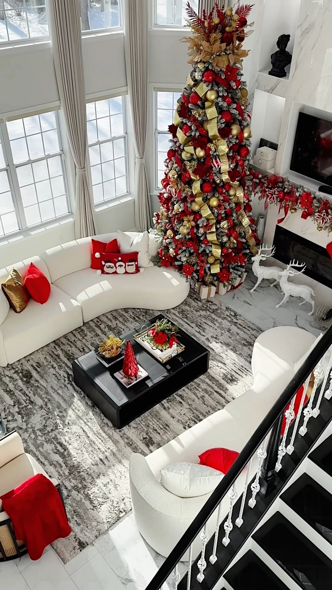 10days to go and this traditional color palette added the perfect pop of color to this space. 
Decorating for the holiday is the perfect way to play with colors and try styling you haven’t done before 💯

#LTKHoliday #LTKHome #LTKSeasonal