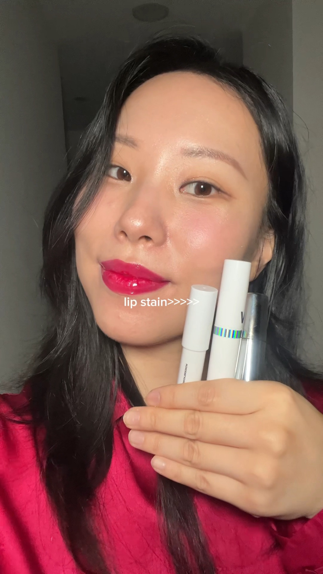 Trying the viral Wonderskin lip stain masque in “First Kiss”👄

I’m shocked how vibrant this stain looks! It’s a perfect shade for my Winter colour season 💕

Product used:
✨3-in-1 Lip Scrub
✨Lip Stain Masque in ‘First Kiss’
✨Lip Rehab Therapy Oil

#lipstain #lipoil #wonderskin #makeup

#LTKbeauty