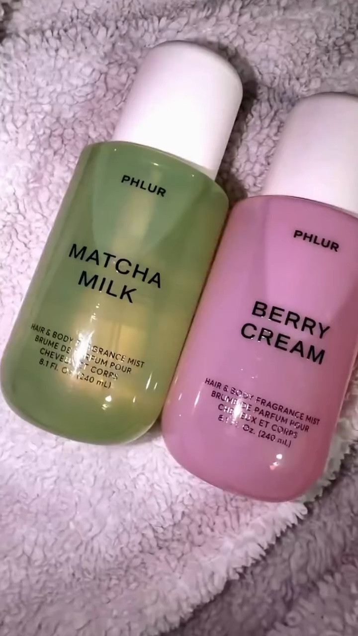 Creamy skin scents for girls who love quiet mornings and sweeter nights 🍵🍓
Soft life, bottled 🤍
@phlur 
#makeupveee 
#phlur
#cardib 
#fragrance 
#scent