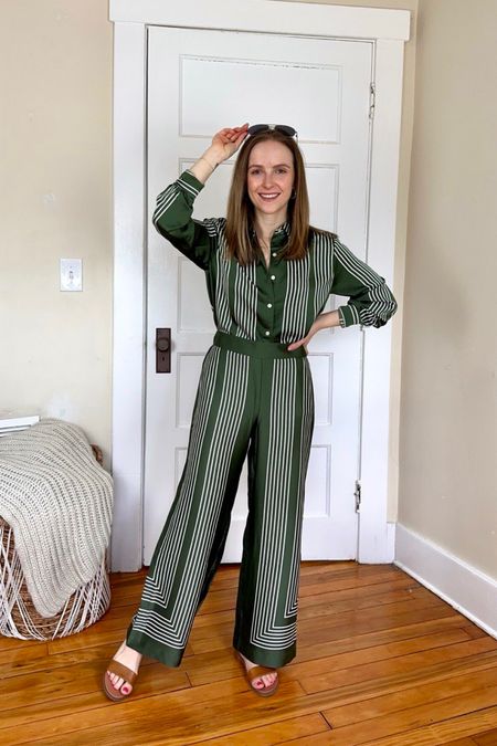 $34 pants $27 shirt wearing xs petite in both
The cutest vacation outfit. Love the elastic waist. A thick satin material that doesn’t cling 

#LTKStyleTip