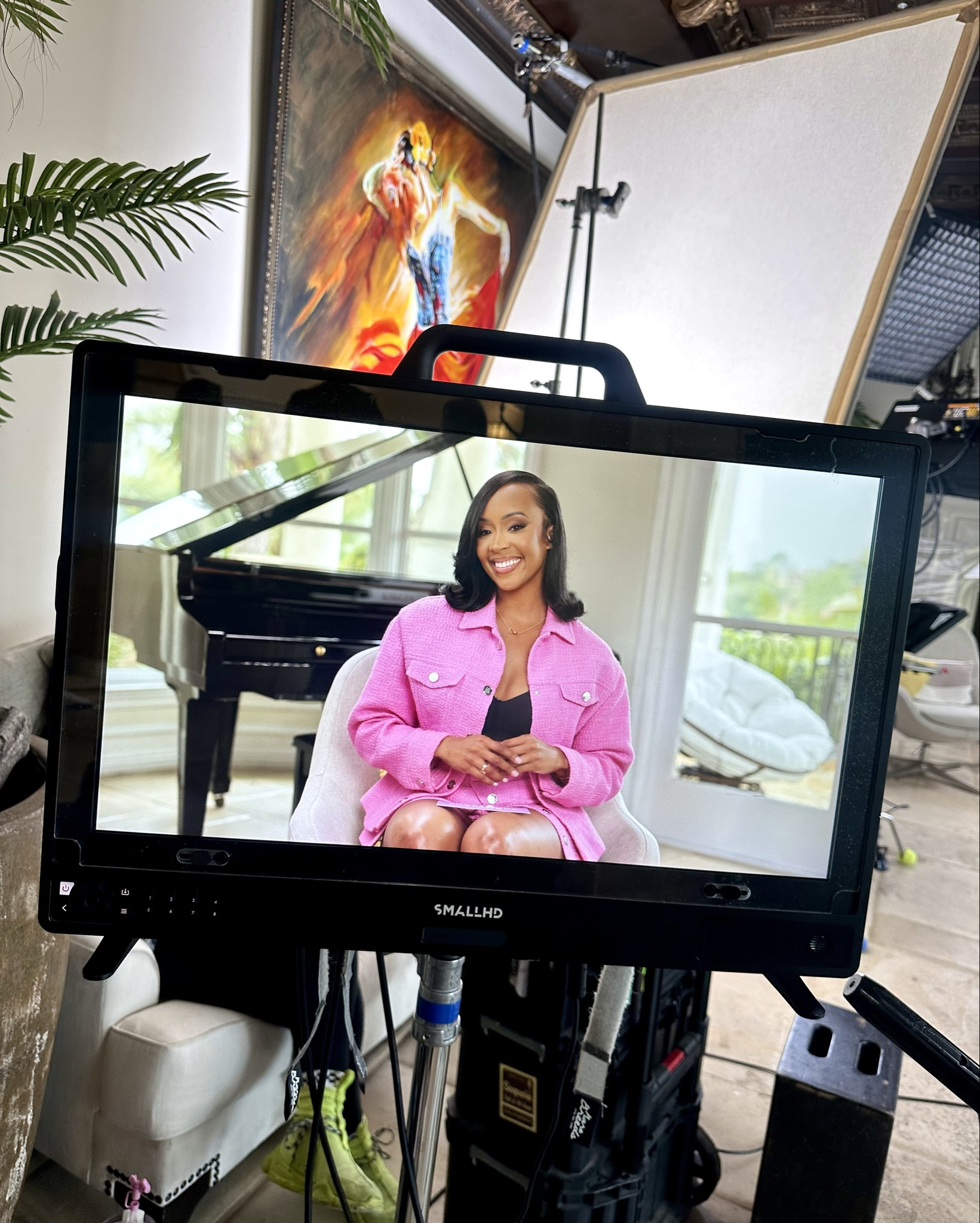 Outfits of the day featuring to looks I wore on set. Your girl was in Beverly Hills hosting a special project with @ebonymagazine 🎤💕