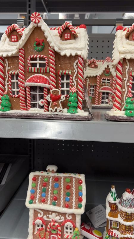 These are the most adorable gingerbread houses 🎄 They look so realistic and they light up 

#LTKHoliday #LTKhome #LTKSeasonal