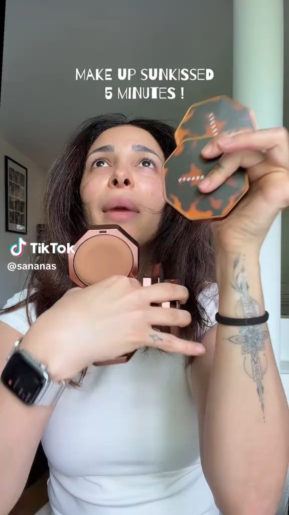 @FentyBeauty a encore frappé avec son bronzer crème poudré ! Ce sont les Sun Stalk’r Soufflé Bronzer et j’utilise la teinte 3. Je vous les swatch tous et vous donne mon avis avec un make up effet sunkissed retour de plage en 5 minutes.
J’utilise aussi le blush liquide Shake N’ Play en teinte 4.
Dispo en 🔗 ci-dessous ⬇️

#LTKfrance #LTKbeauty #LTKeurope