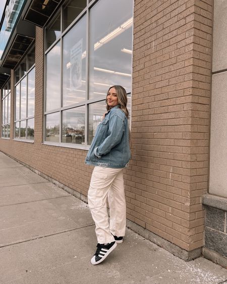 Casual midsize spring outfit - beige cargo pants, basic black tank top, Amazon denim jacket, black adidas sneakers

Everyday style, spring fashion trends


#LTKstyletip #LTKfindsunder100 #LTKmidsize