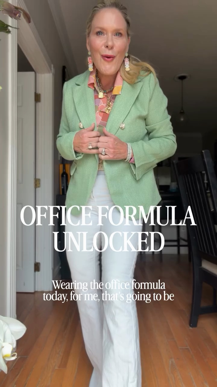 Happy Cinco De Mayo! Office formula that never fails ✨

Jeans + a dressy top + a blazer… done.
This lightweight tweed blazer is the real MVP—polished enough for meetings, breathable enough for warm days, and those gold button details? Instant elevation.

Corporate casual, but make it intentional. 💼✨

From the desk to Taco Tuesday without missing a beat. Use code Tammy20 to save.

#OfficeStyle #CorporateChic #WorkwearStyle #cincodemayo #BlazerLook