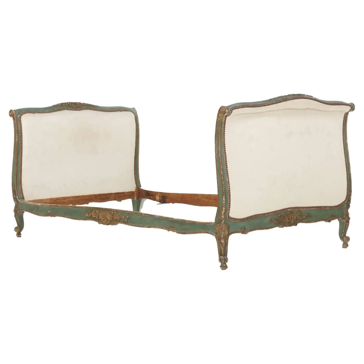 Large French painted and gilt carved daybed C 1900. | 1stDibs