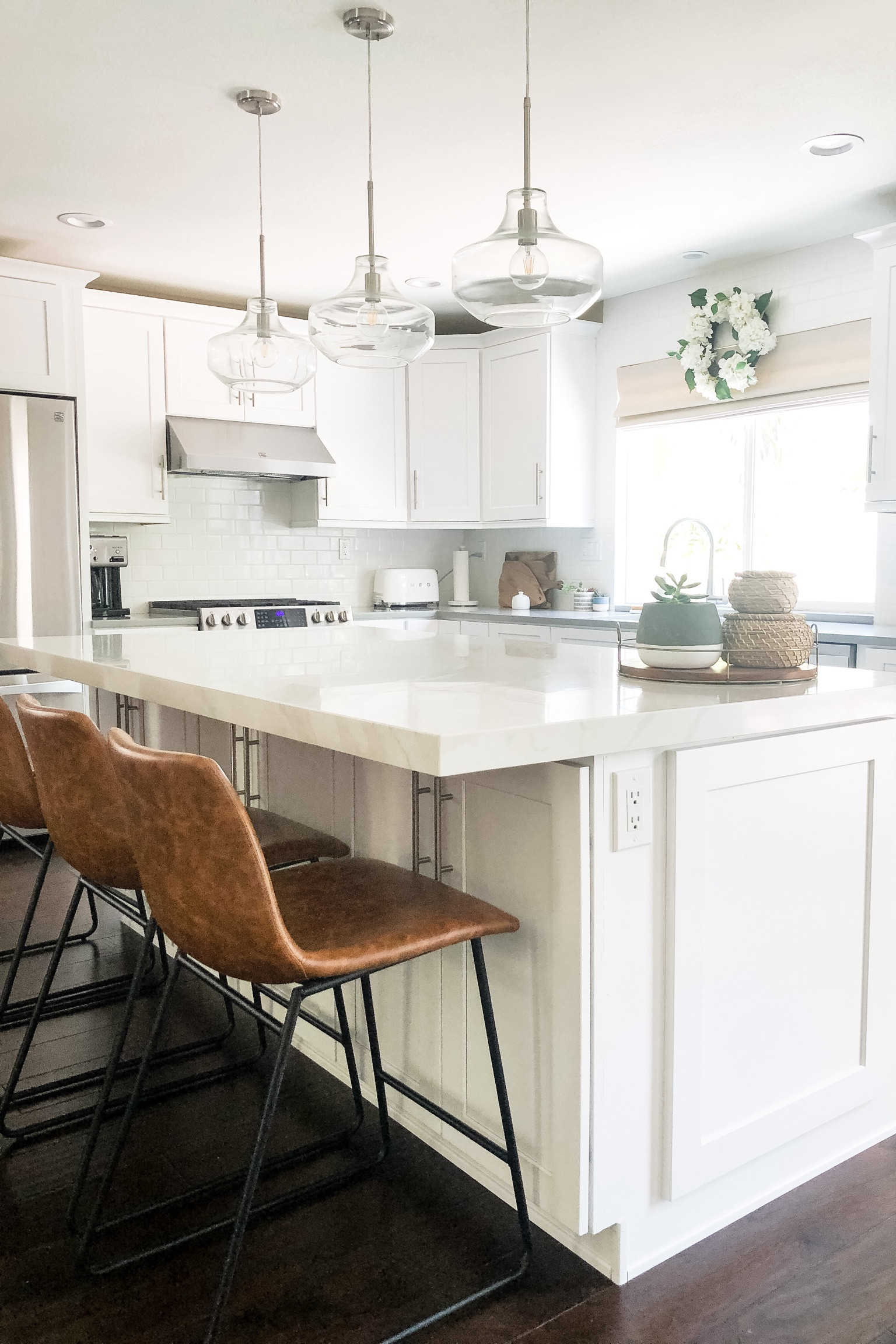 Counter seating

Kitchen counter stools. Faux leather counter stools. Counter stools under $100!

#LTKFindsUnder100 #LTKHome