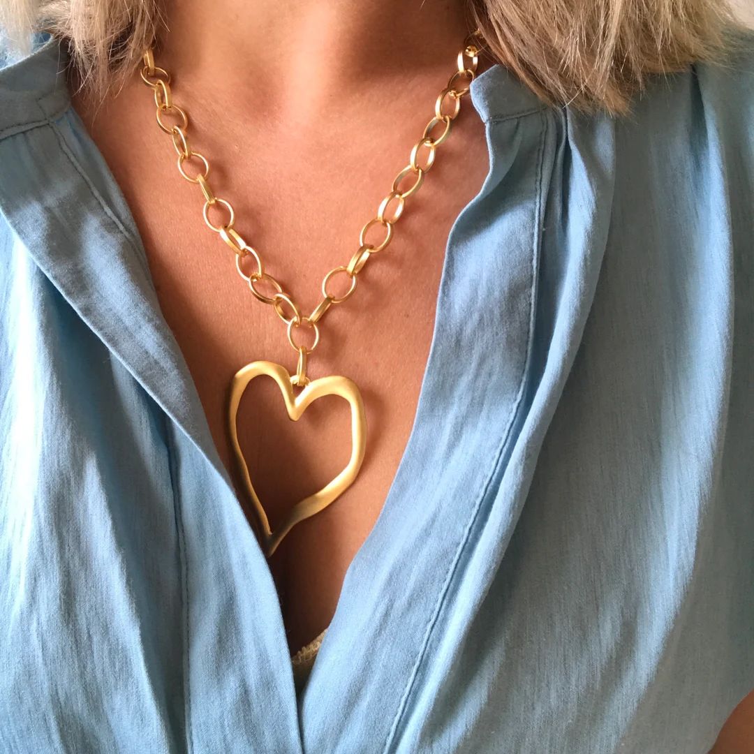 Oversized Heart Statement Necklace - matte gold chunky chain necklace, gold heart necklace, state... | Etsy (US)