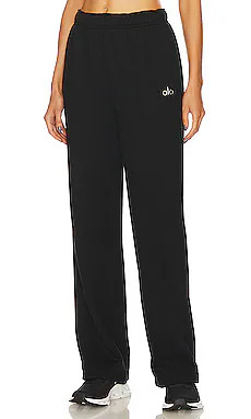 alo Accolade Straight Leg Sweatpant in Black from Revolve.com | Revolve Clothing (Global)
