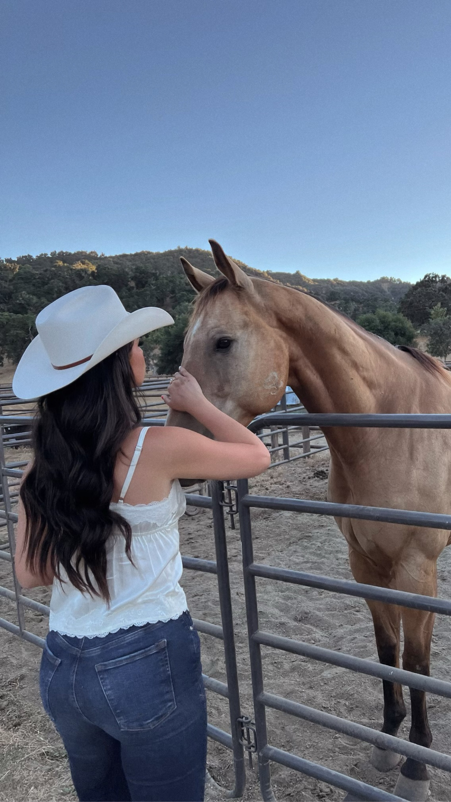 How to style denim for fall outfit!🍂✨

Fit tips: tts, L

white linen tank top, denim, jeans, cowboy hat, white hat, fall outfits, fall fashion, fall fashion, summer to fall transitional outfit, Caleigh Hardy 

#LTKFindsUnder100 #LTKStyleTip #LTKSeasonal