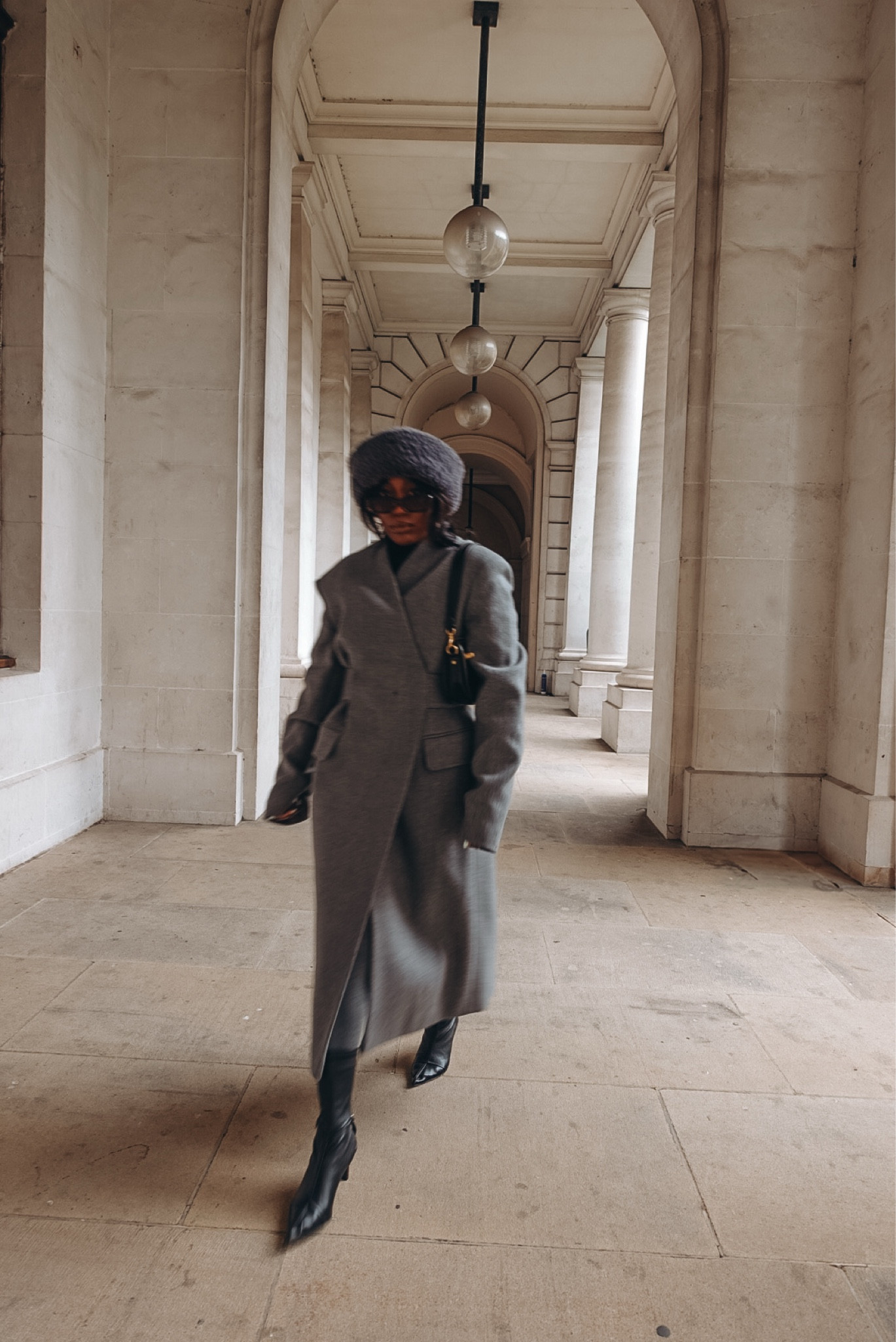 Grey coat

#LTKuk #LTKeurope #LTKFashionMonth