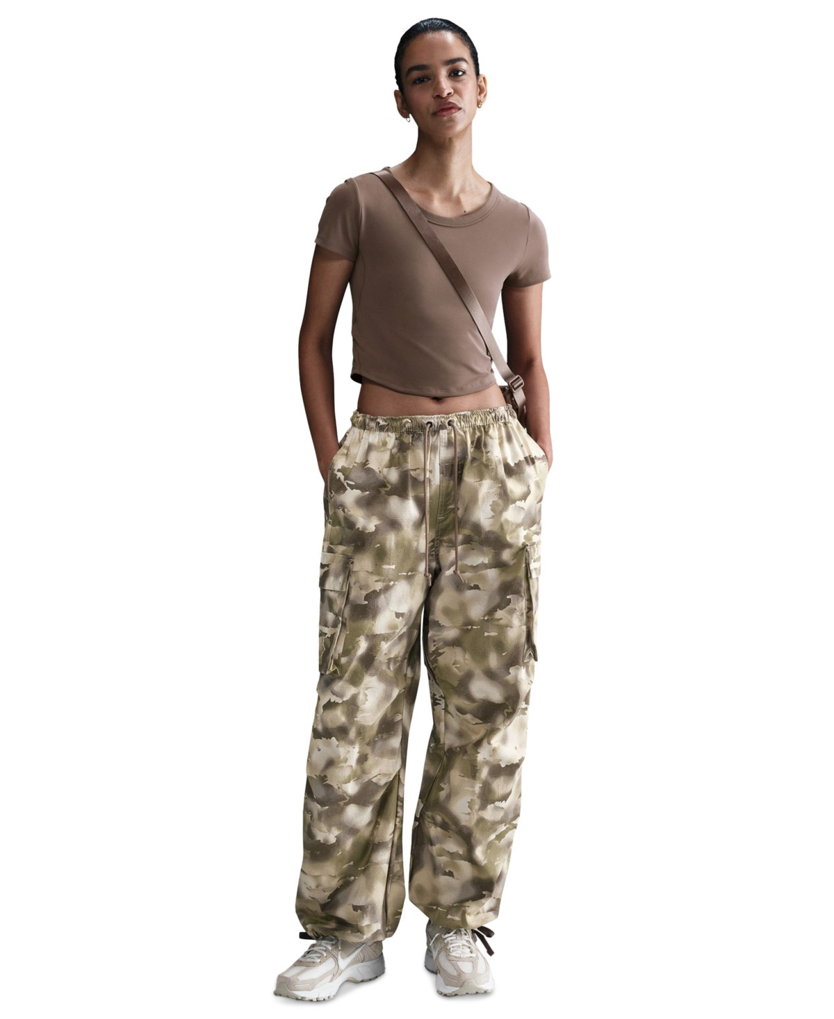 Nike Sportswear Women's Mid-Rise Oversized Camo Cargo Pants - Ltowbr/sai | Macy's