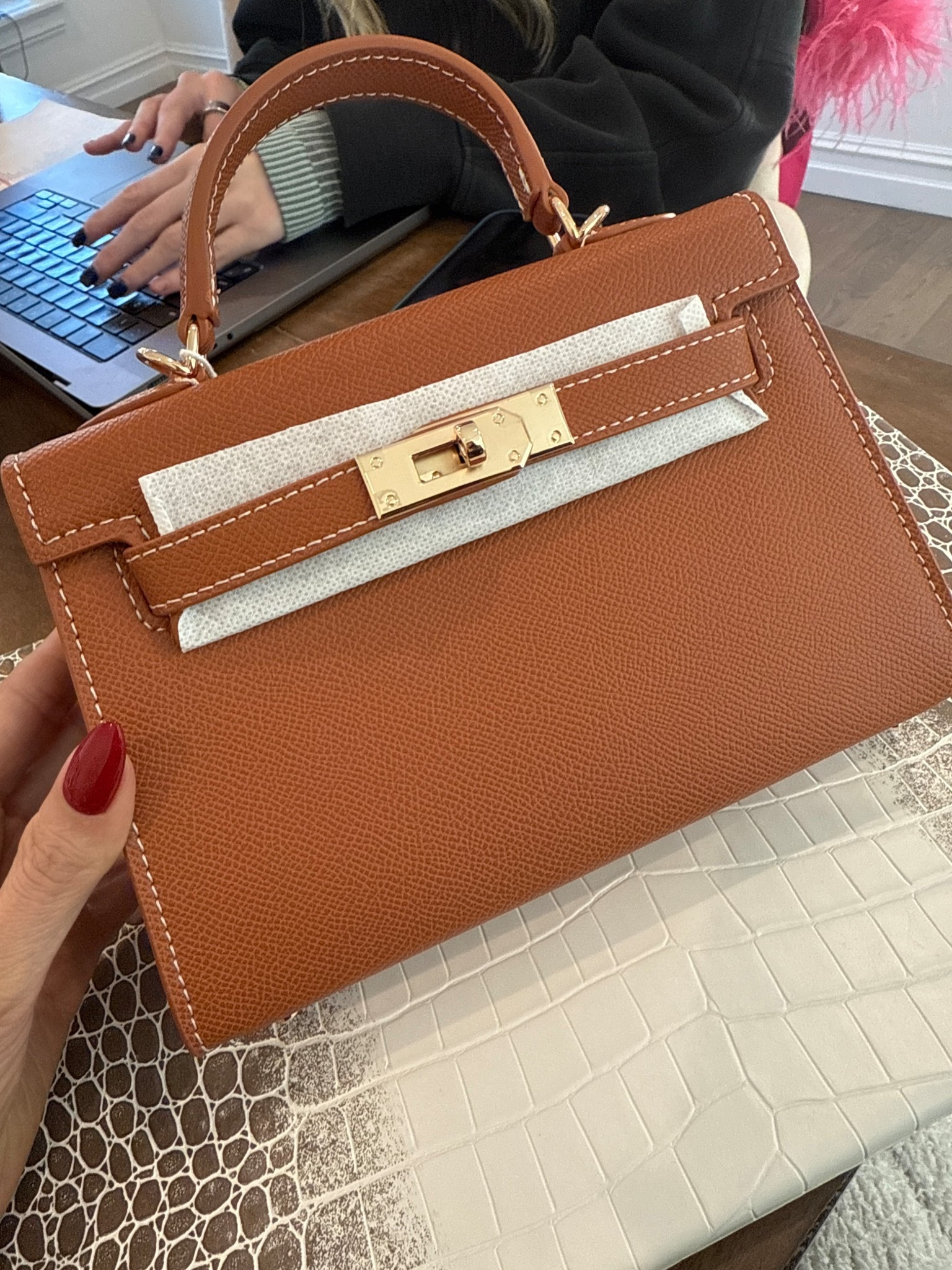 How cute is this mini Kelly lookalike?!? It comes in several colors! $100 vs 30k!!! lol! 