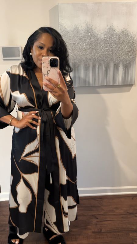 Soma Intimates Satin Set
Ok This exact set is sold out but tagged the spring version. I’m wearing L/XL robe and XL pant. I’m a 14-16. My height is 5”6 or so and that is length on pants. The set is buy one get 50%off other 

#LTKover40 #LTKstyletip #LTKmidsize