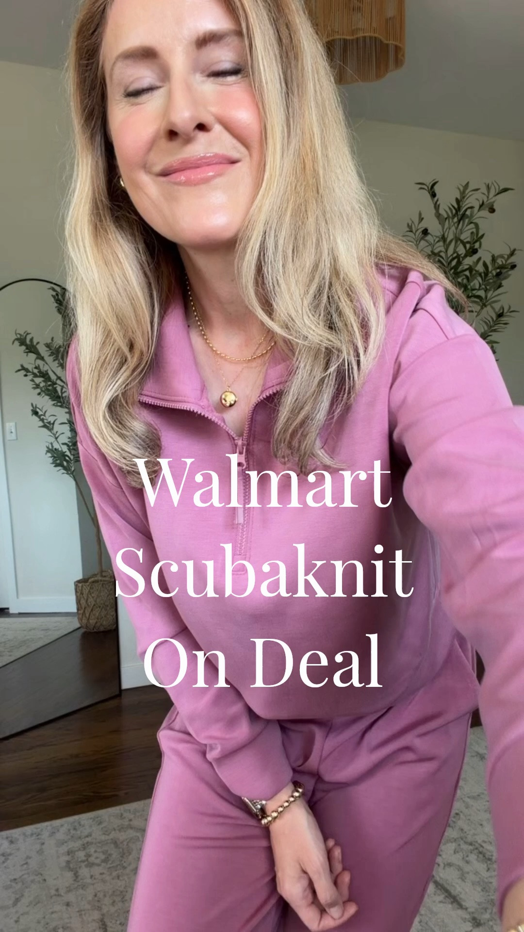 Walmart scubaknit that gives high end activewear for less! I’m in the medium here. I’ve also done the small. Go with what you prefer, slightly relaxed or more classic fit. #walmartfashion