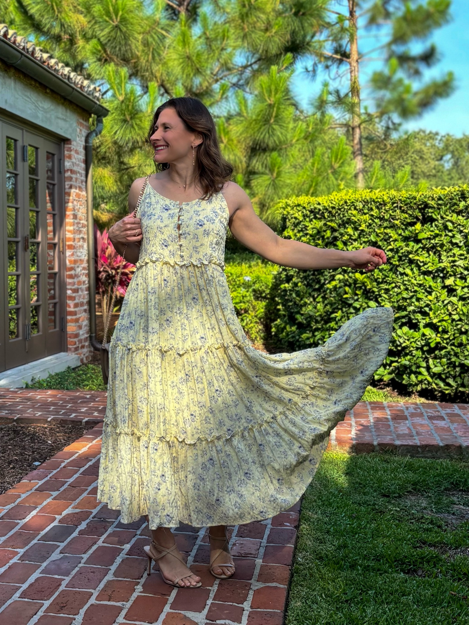 Beautiful petite friendly summer dress! Wearing XS.

I'm 4'10" and 115#; bust 32B, waist 26, hips 36


#LTKParties #LTKOver40 #LTKStyleTip