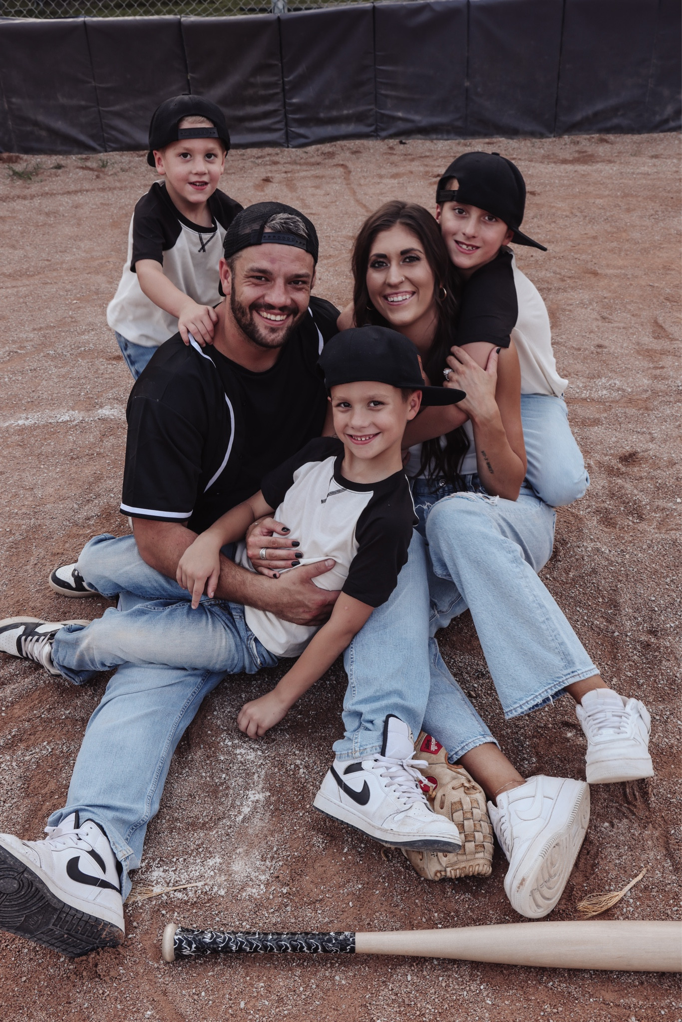 Baseball field family pic outfit details! ⚾️ 📸 

#LTKStyleTip #LTKFamily #LTKKids