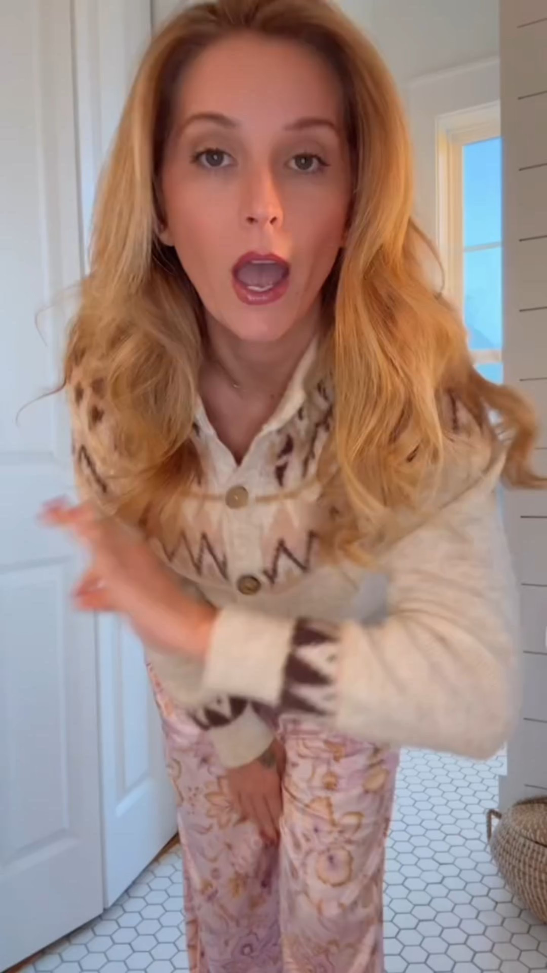 which outfit do you like best?! Both are from @commense.official and look so chic and elevated but won’t break the bank! I can’t get over the cut velvet tops - and the jacket?! GIVE ME!!! 

Use code kristenelisewilliams_12 to save!