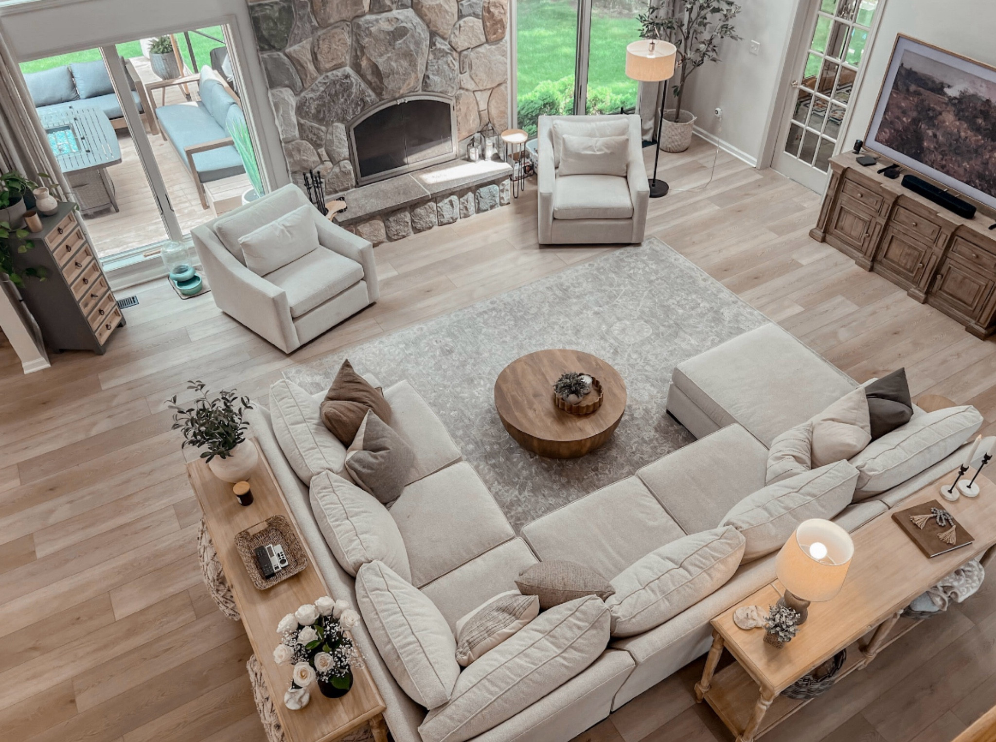 All my living room links for you guys!!! I love everything so much! 🤎 

Come stay awhile, Amanda Vernaci, living room decor, Wayfair decor  



#LTKFindsUnder100 #LTKHome #LTKStyleTip