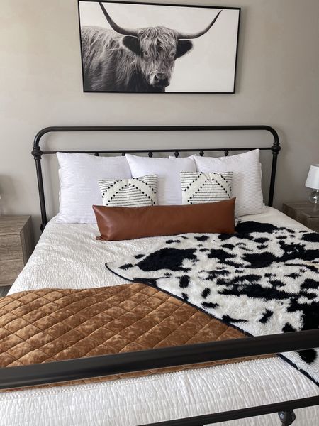 bedding decor 🖤

master bedroom | master bed decor | master bedding | quilt | highland cow photo | target home | amazon home | amazon finds | throw pillows | home decor | farmhouse home decor 



#LTKunder100 #LTKunder50 #LTKhome