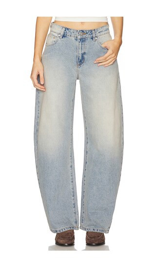Abrand 95 Barrel Jeans in Blue. - size 32 | Revolve Clothing (Global)