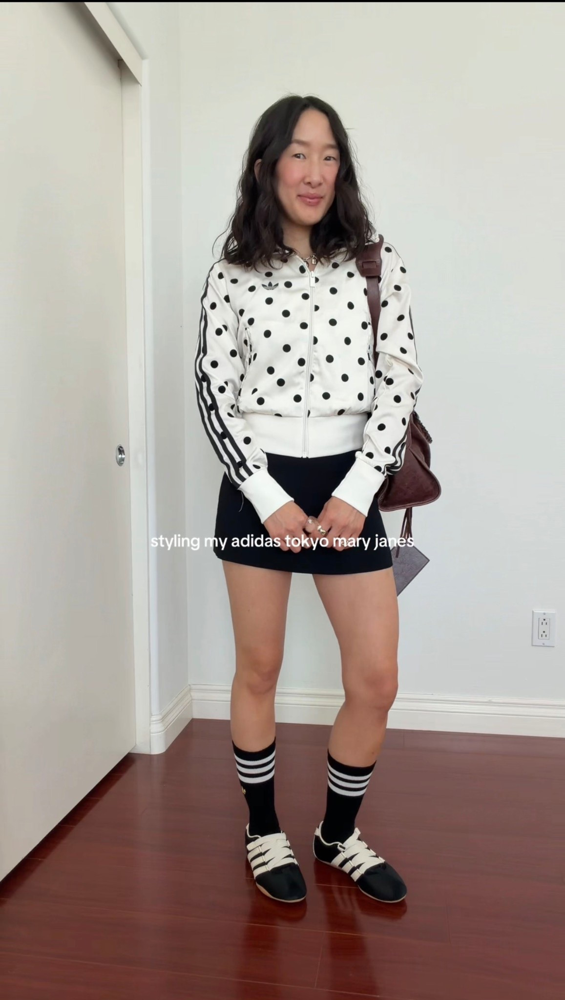 Wearing an xs in jacket, it’s pretty thin fyi! 