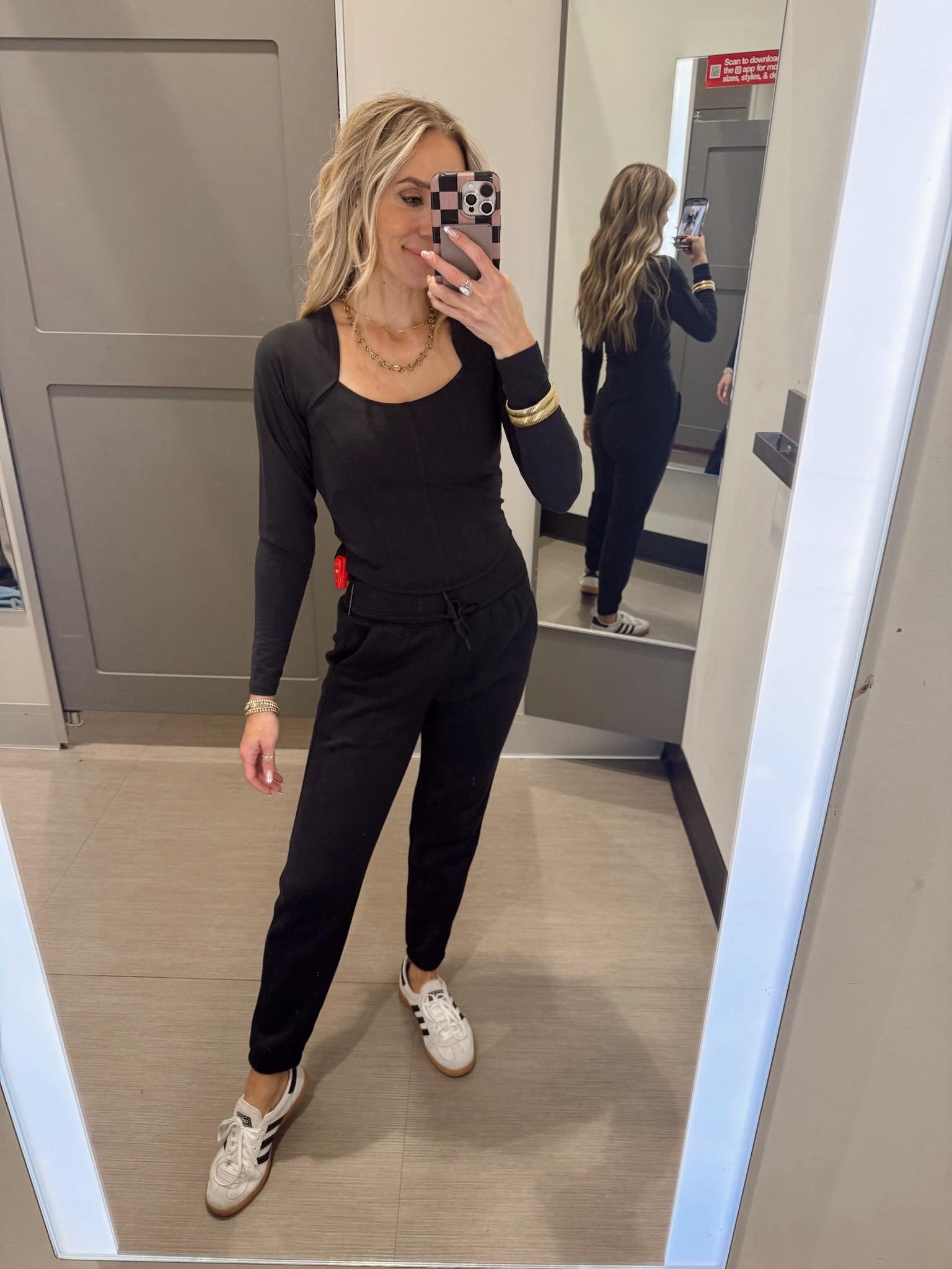 Ring in the new year with new workout clothing 🤍👟


Wearing size s / my tts 🖤✨

#LTKStyleTip #LTKFindsUnder50 #LTKShoeCrush