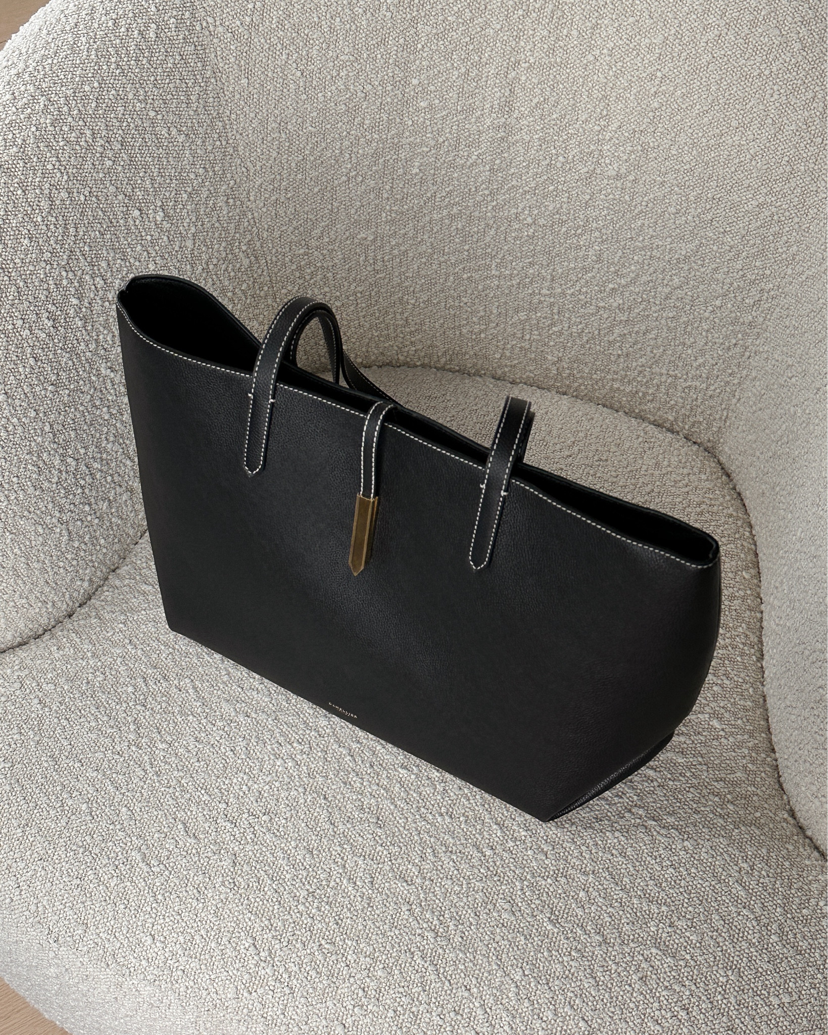 New everyday tote bag.

Black tote bag, work bag, capsule wardrobe accessories

#LTKWorkwear #LTKItBag #LTKSeasonal