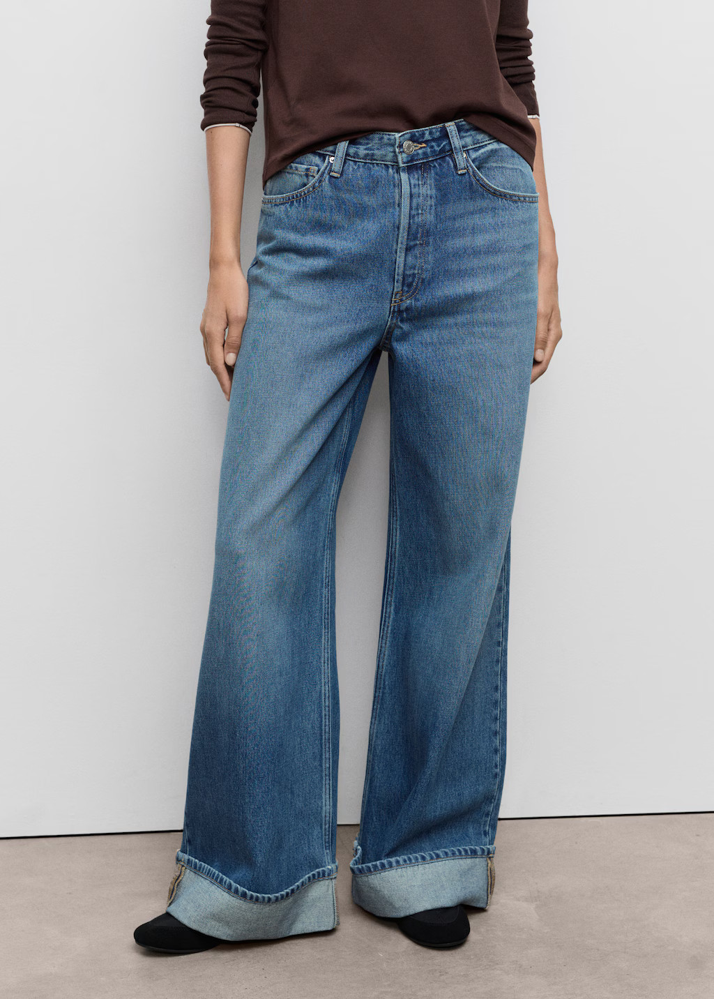 Jean large à revers | Mango EU