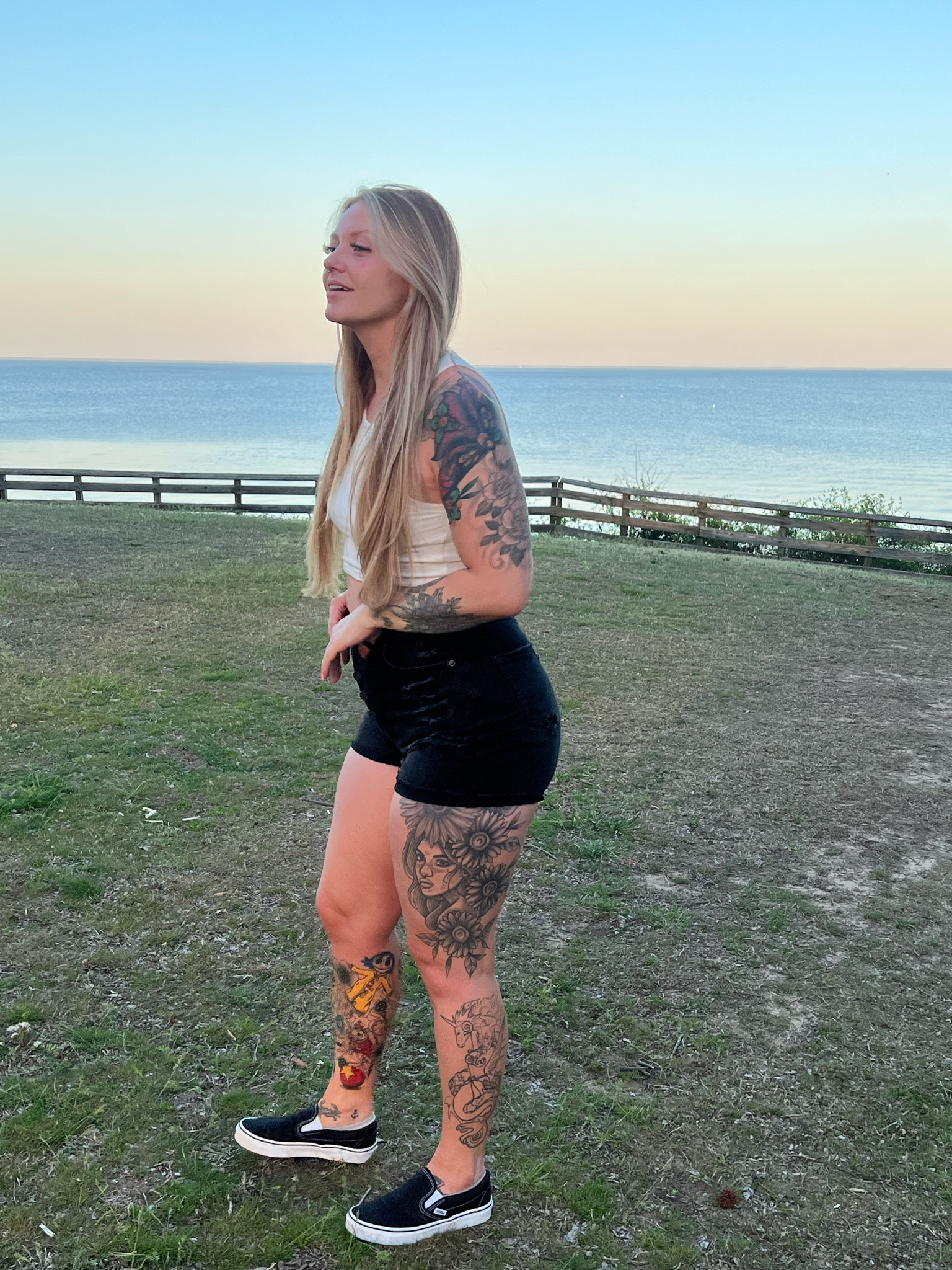 Comfy shorts & tank outfit for my big booty gals 