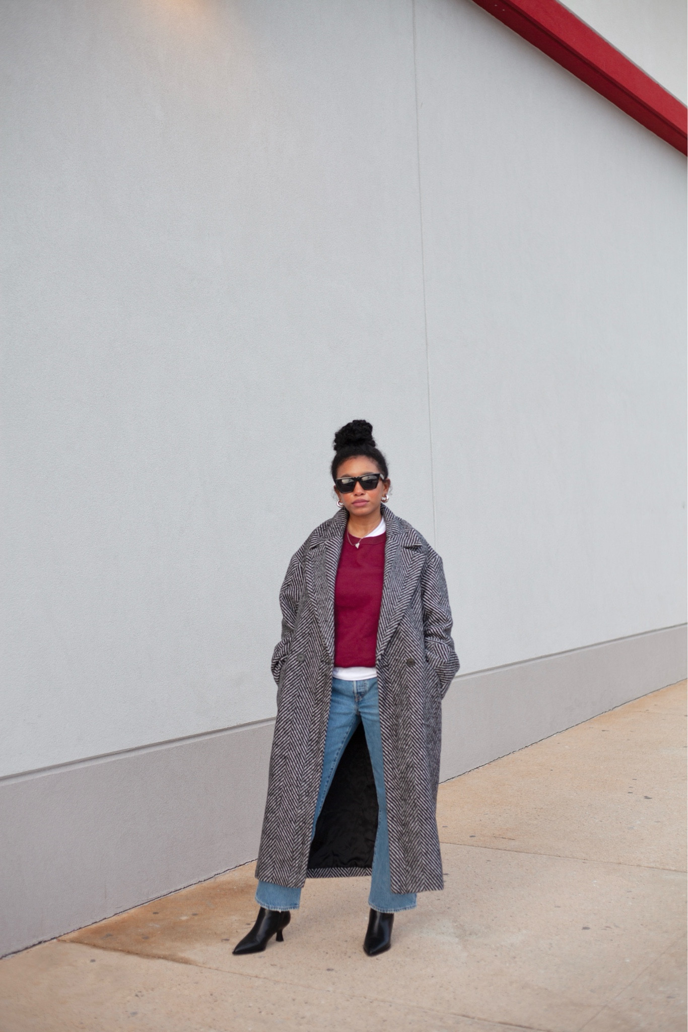 -size small in sweatshirt
-size 27 in jeans (2 sizes up for looser fit)
-boots are true to sizee

#LTKSeasonal #LTKFindsUnder100 #LTKStyleTip