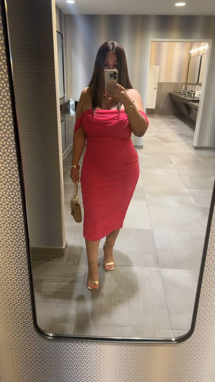 PRETTYGARDEN Women's Summer Off The Shoulder Ruched Bodycon Dresses Sleeveless Fitted Party Club Midi Dress
Color: Rose Red
Size: L

#LTKparties #LTKstyletip #LTKmidsize