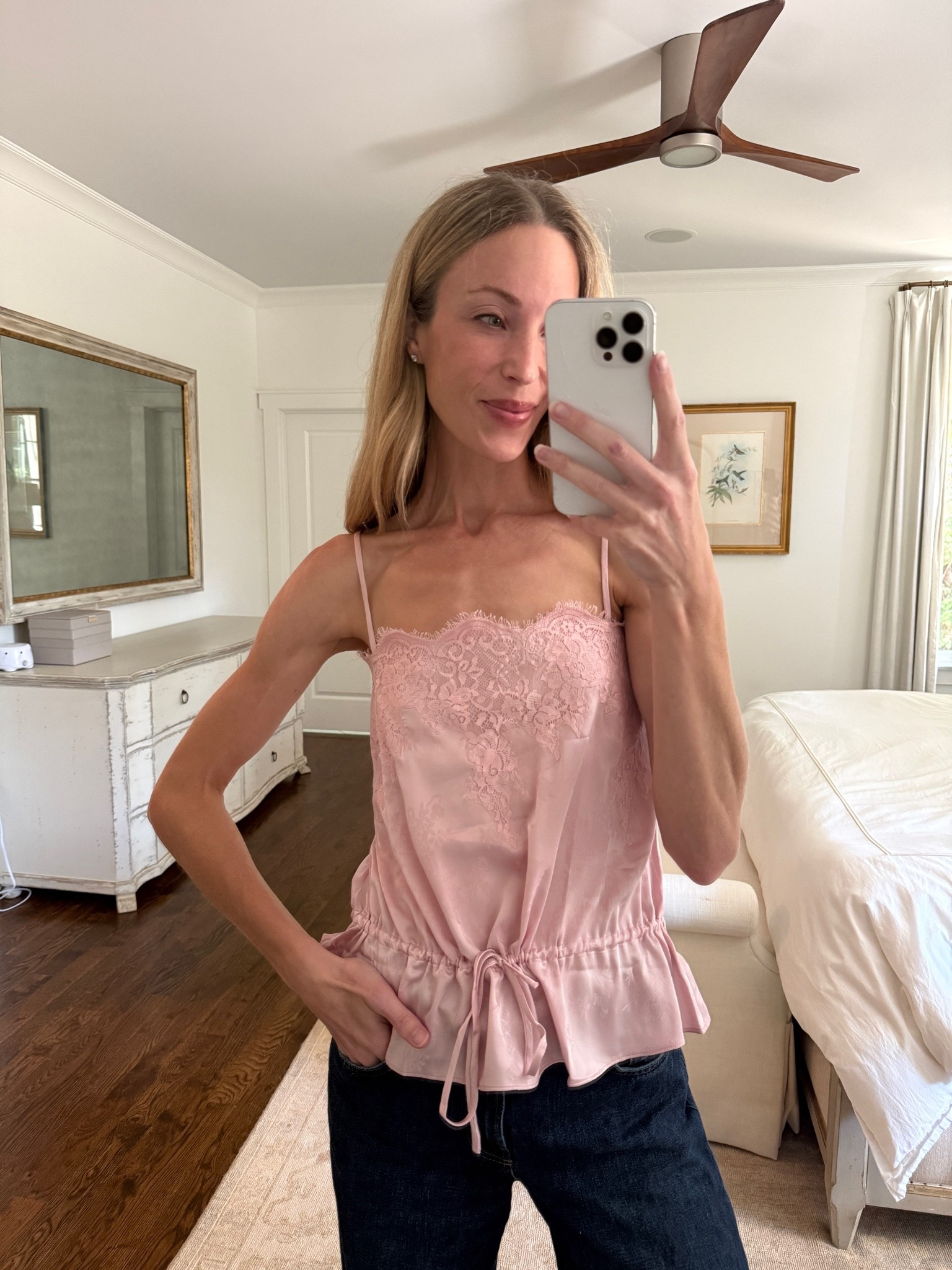 This @Reformation top is giving Chloe! Wearing size 2

#LTKootd #LTKgrwm #LTKSeasonal