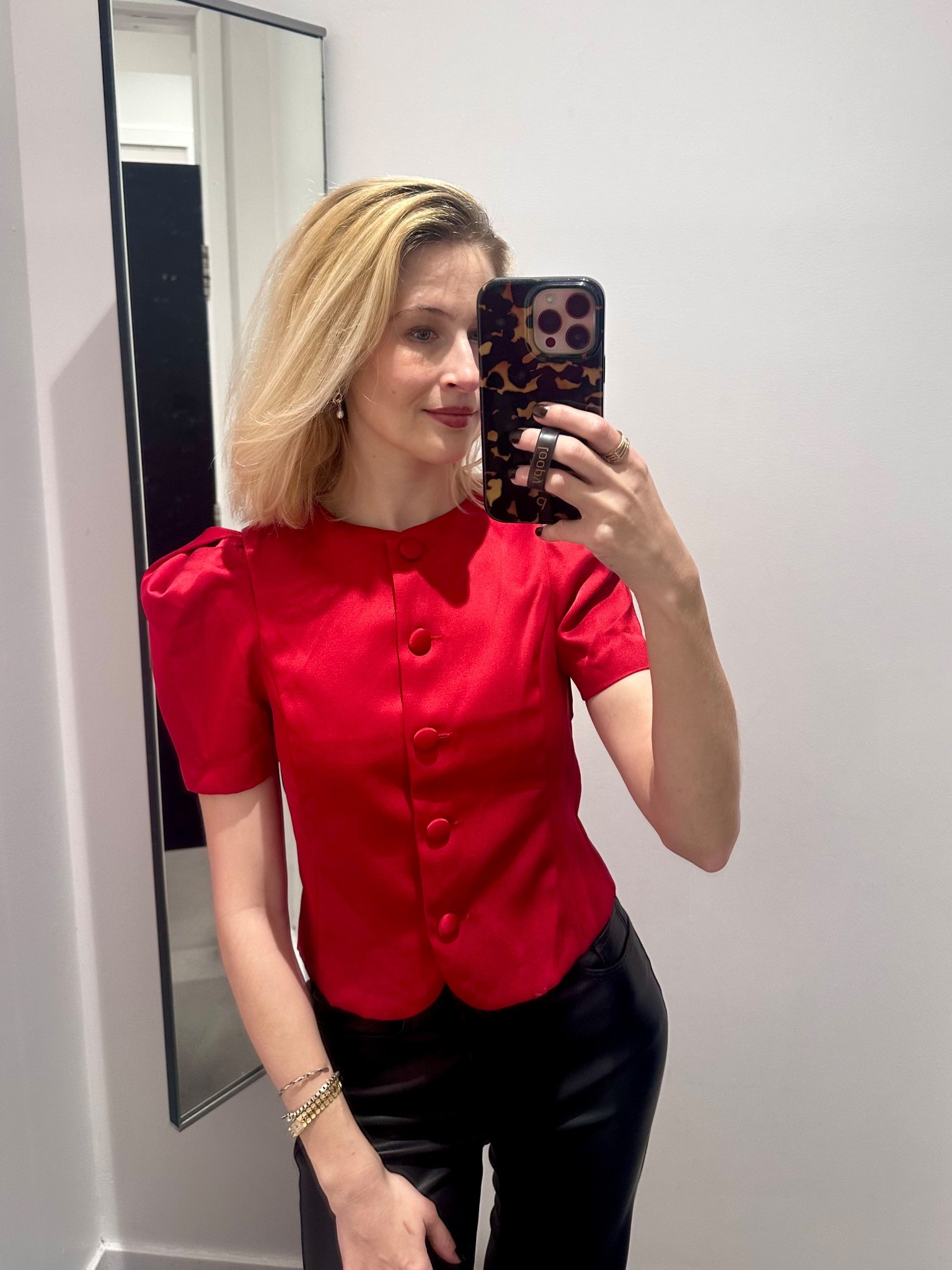 Under $20 on sale 

Holiday party outfit | holiday outfit | red top | Christmas outfit 

#LTKSeasonal #LTKGiftGuide #LTKHoliday