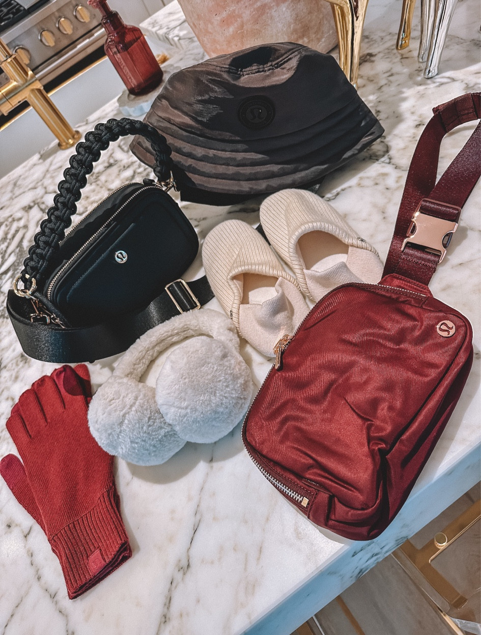 New accessories from @lululemon sure to make any woman’s athleisure outfits complete ❤️ #ad #lululemoncreator 