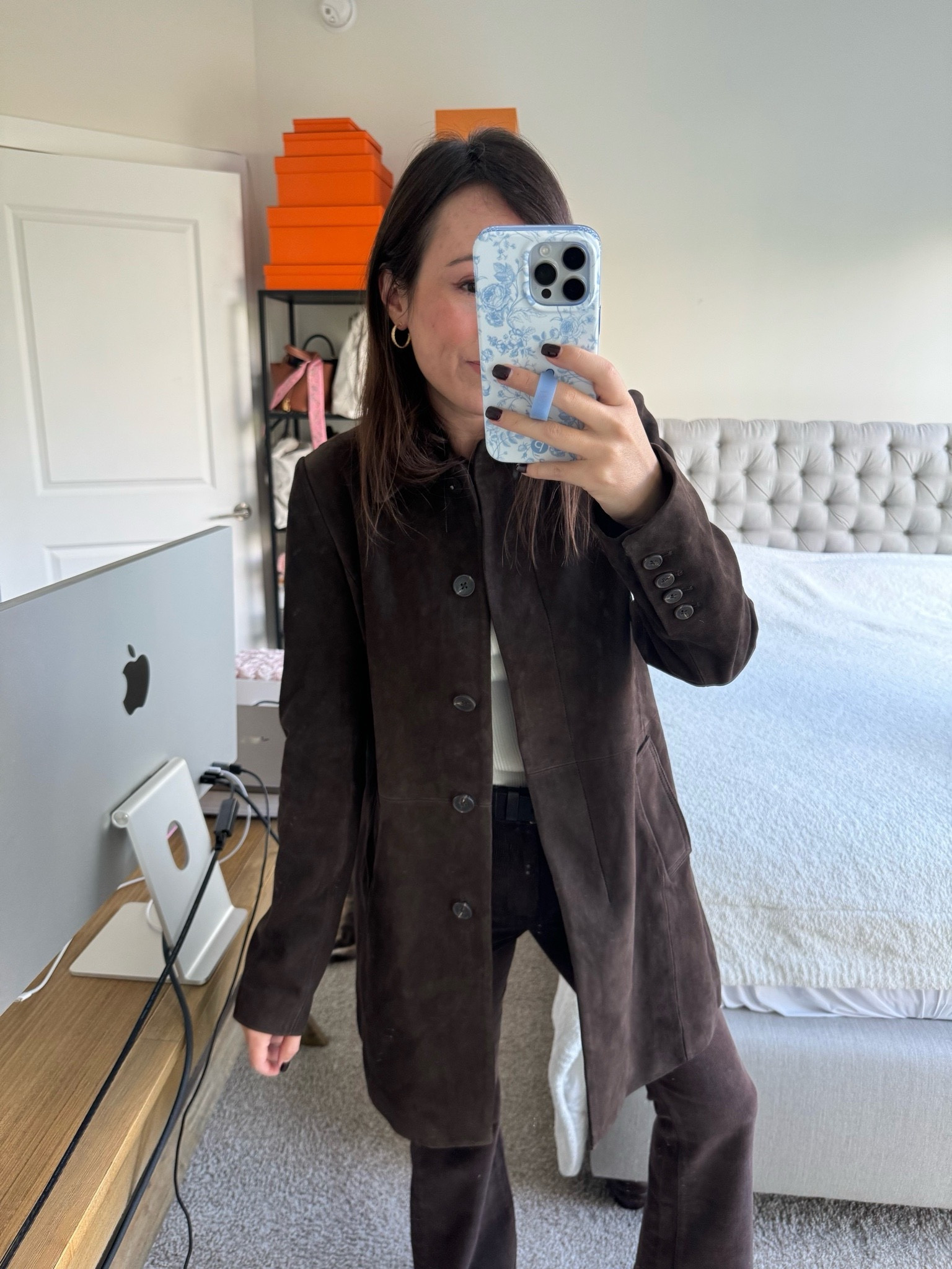 Chocolate brown suede jacket coat! I am obsessed! Wearing xs

 


#LTKFindsUnder100 #LTKSeasonal #LTKStyleTip