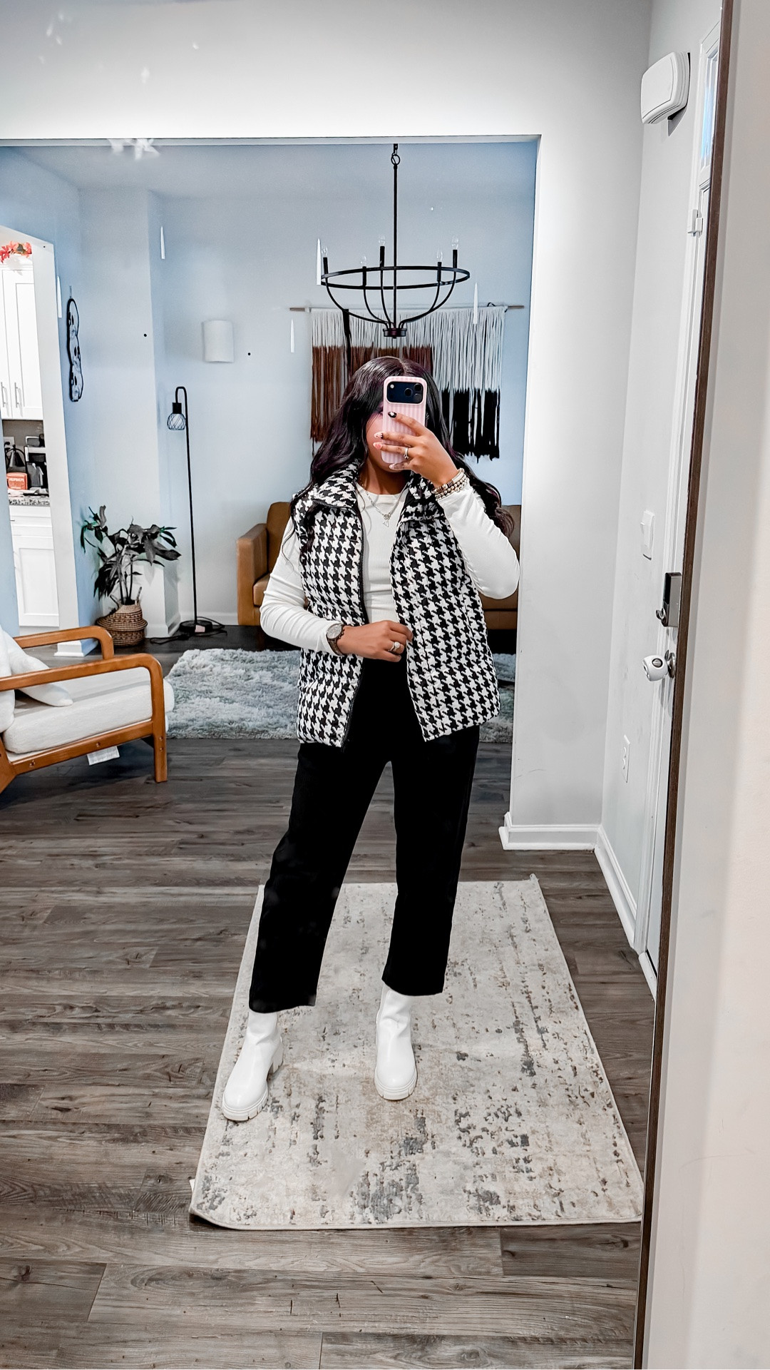 I am 5’4” wearing a small in everything. •Boots: I went with my normal size.