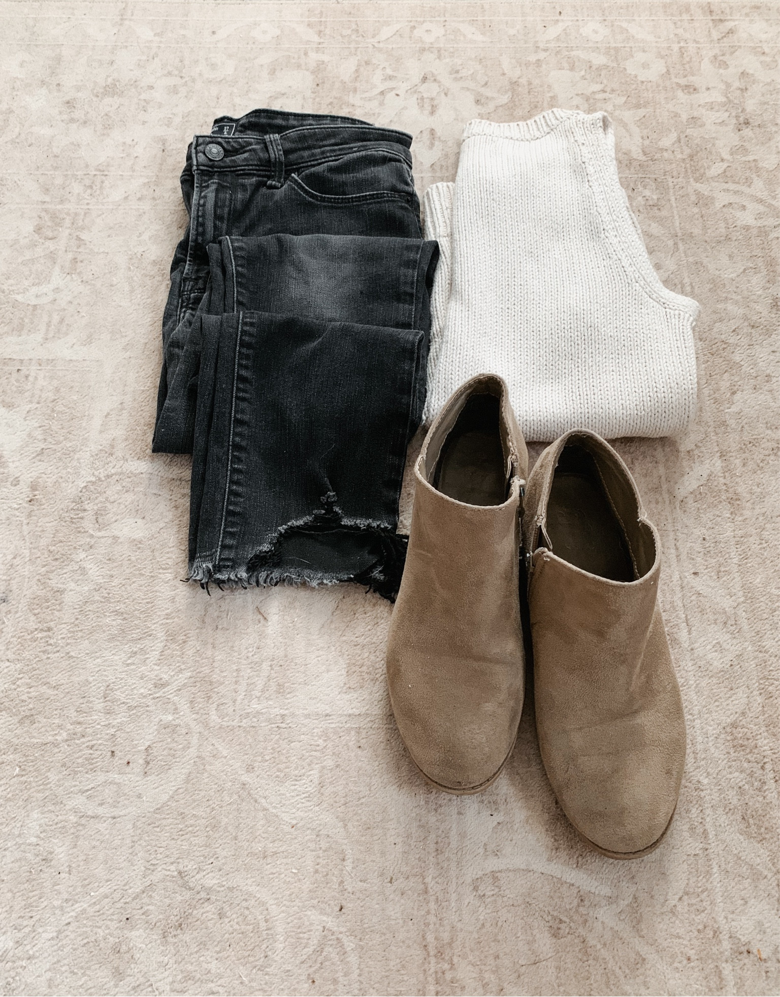 Fall Outfit 🍂 ideas with staple items like a knit short sleeve top, versatile jeans, and a pair of comfy cute booties 

#fallfashion #capsulewardrobe 

#LTKStyleTip #LTKFallSale #LTKSeasonal