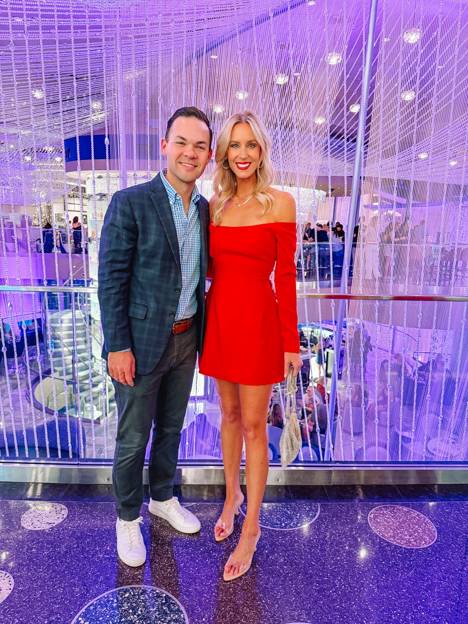 Las Vegas red dress outfit. Love this red mini dress for a fun night out! 