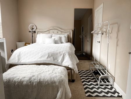 Nothing like fresh linens.
#homedecor #bedroomdecor #spring