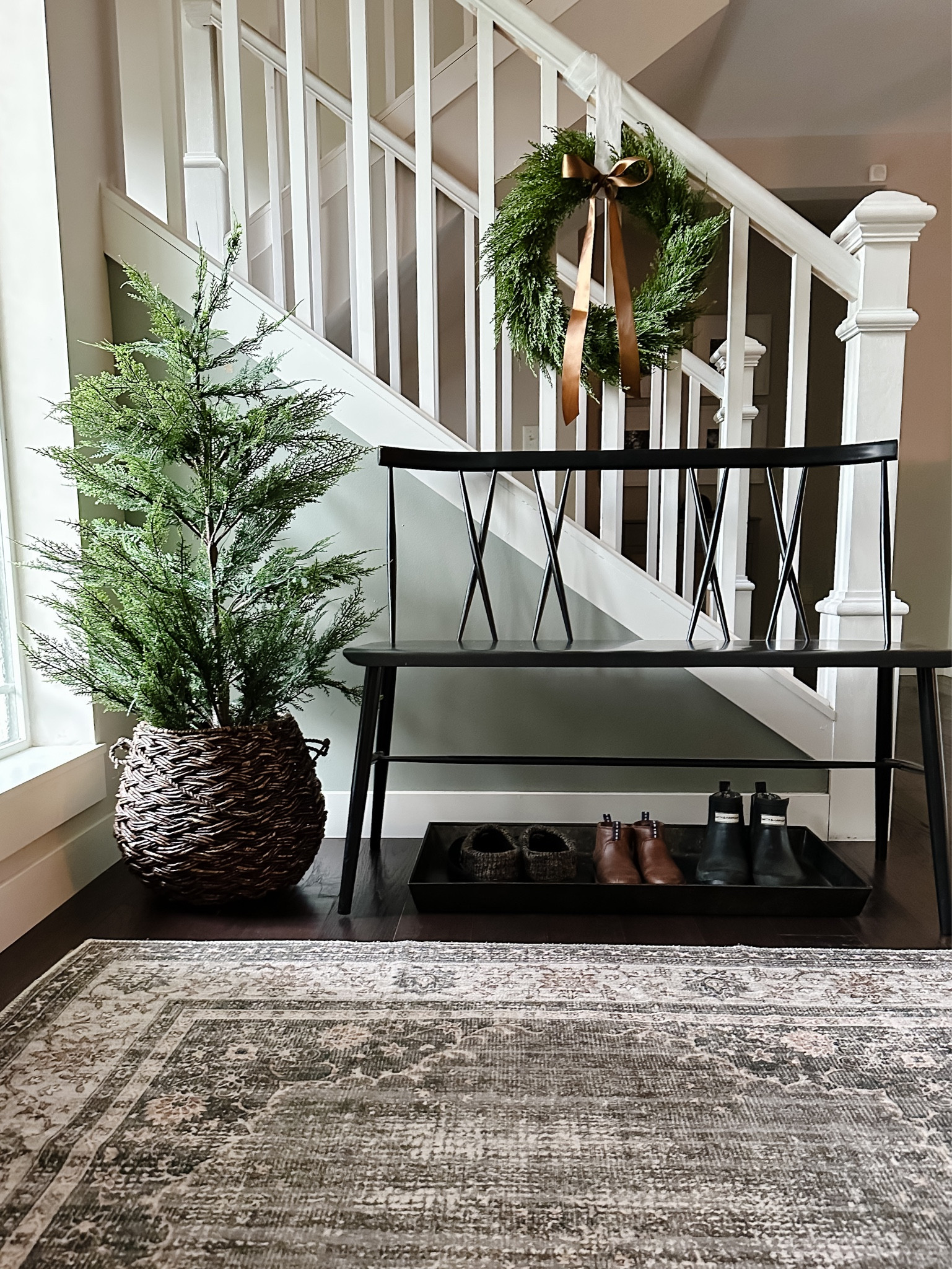 Simple holiday entryway. 

#LTKSeasonal #LTKHoliday #LTKhome