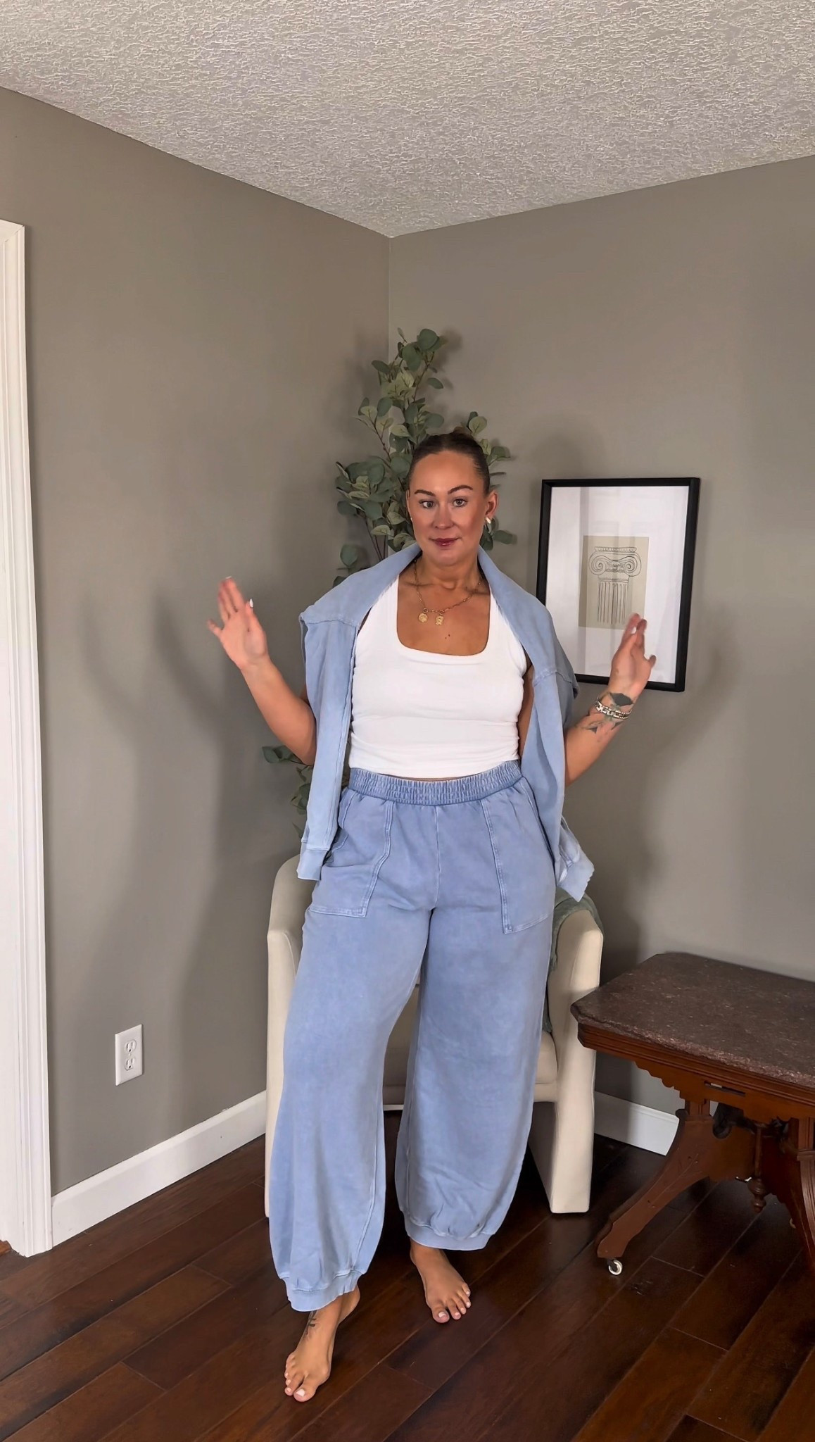 Loving this aerie matching set! Wearing large in the blue top, large in tank, and large long in barrel sweatpants!


Aerie real
Aerie new arrivals
spring outfits 2026

#LTKootd #LTKTall #LTKSaleAlert