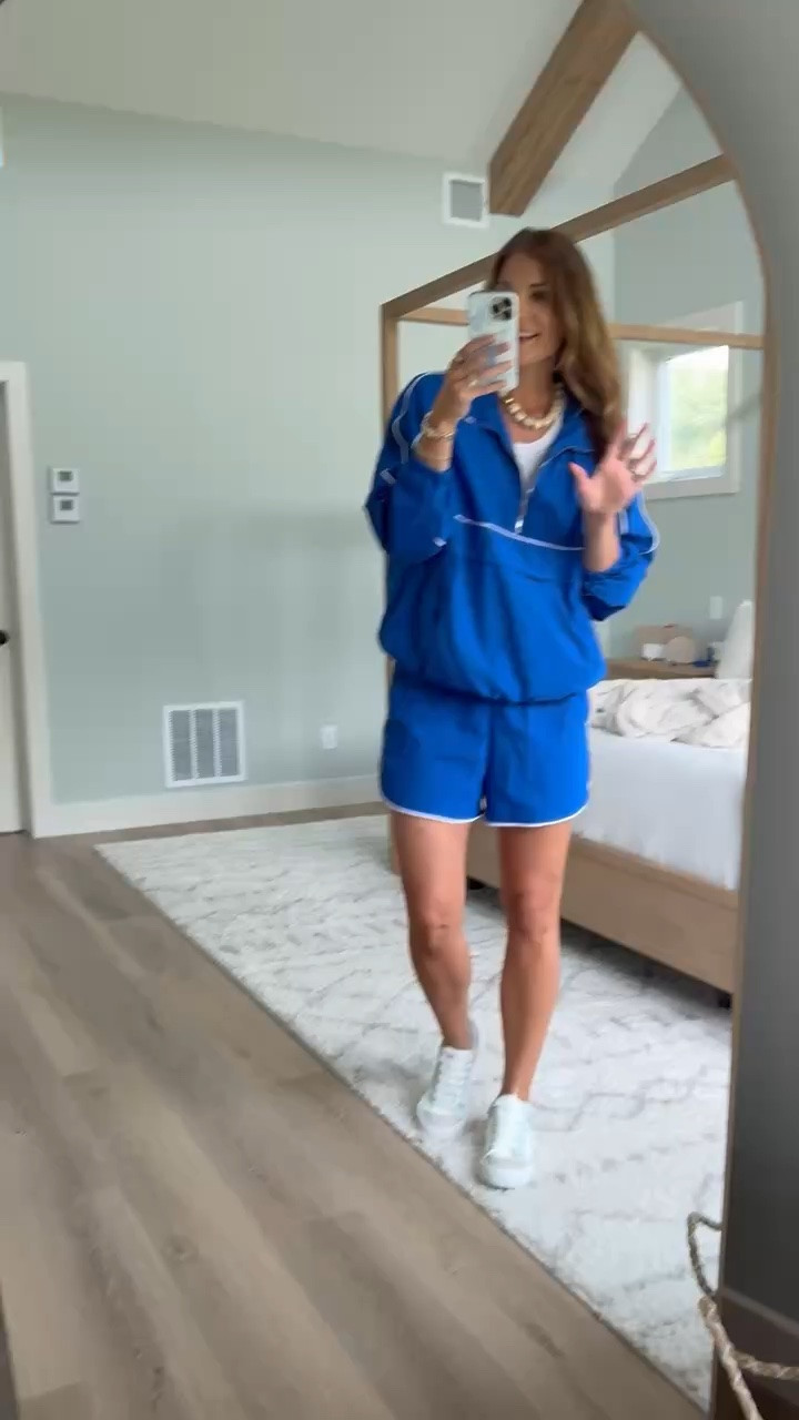 This blue set has such a fun retro sporty feel. I love the contrast piping, oversized pullover and shorts together, especially with sneakers for an easy casual look.

Size L

Blue matching set, Sporty matching set, Tall girl fashion, Tall girl approved, Pullover set, Casual outfit, Athletic style, Shorts set, Tall girl style, Everyday outfit, StangandCo

#LTKootd #LTKActive #LTKTall