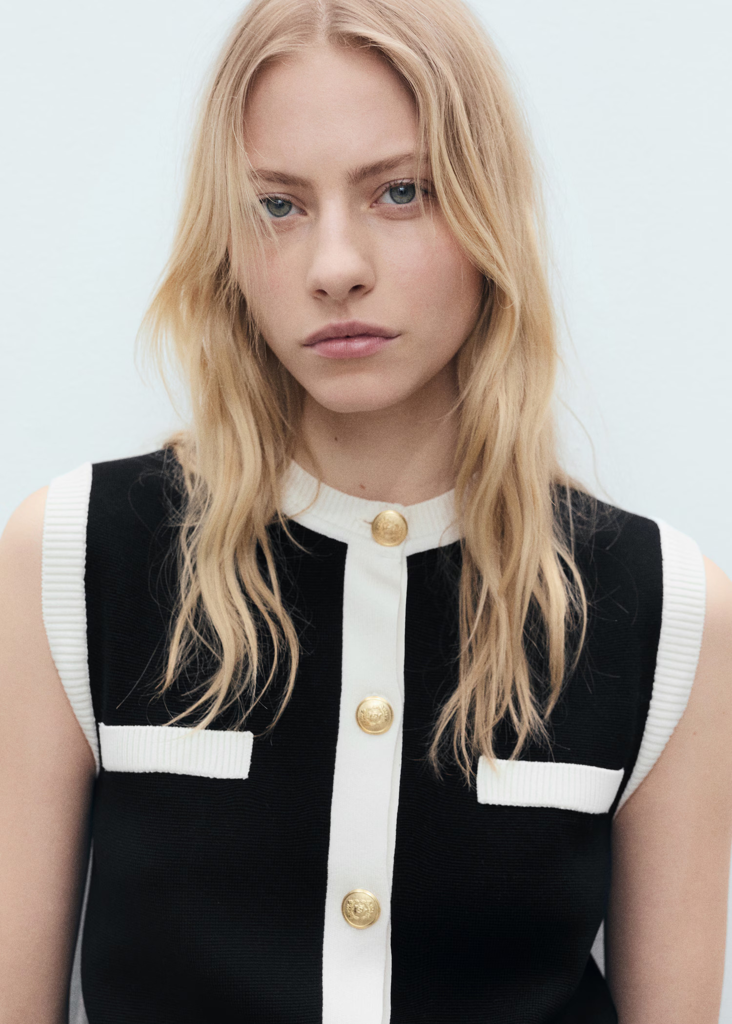 Knitted waistcoat with contrast piping - Women | MANGO USA | Mango (US/MX/AU)