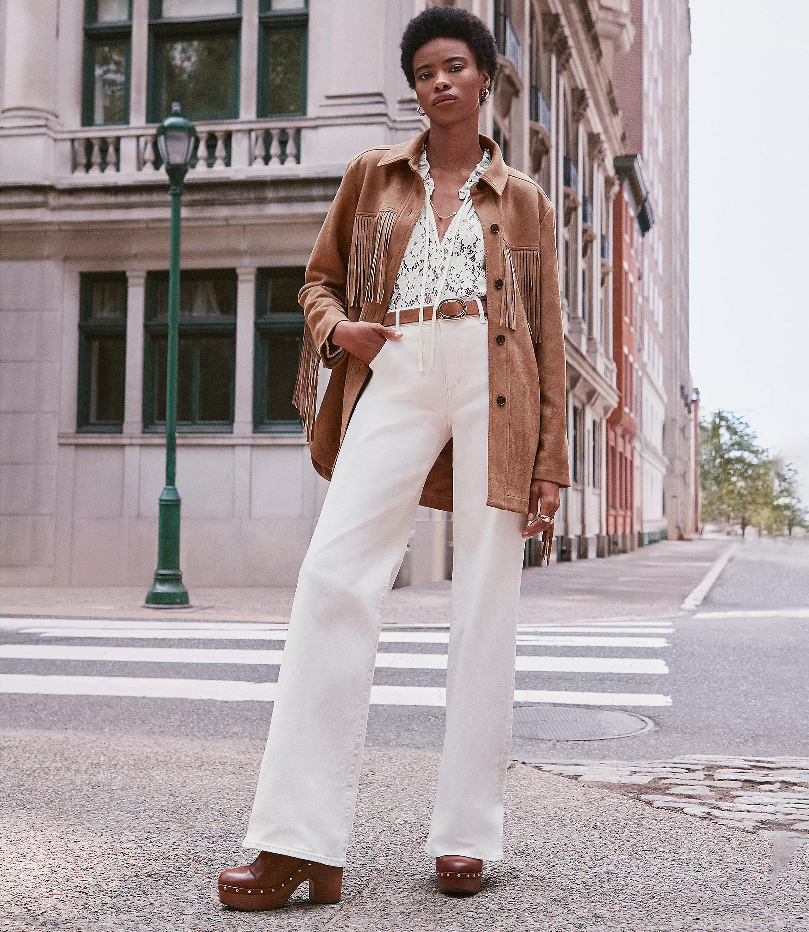 Mid Rise Wide Leg Jeans in Ivory | LOFT